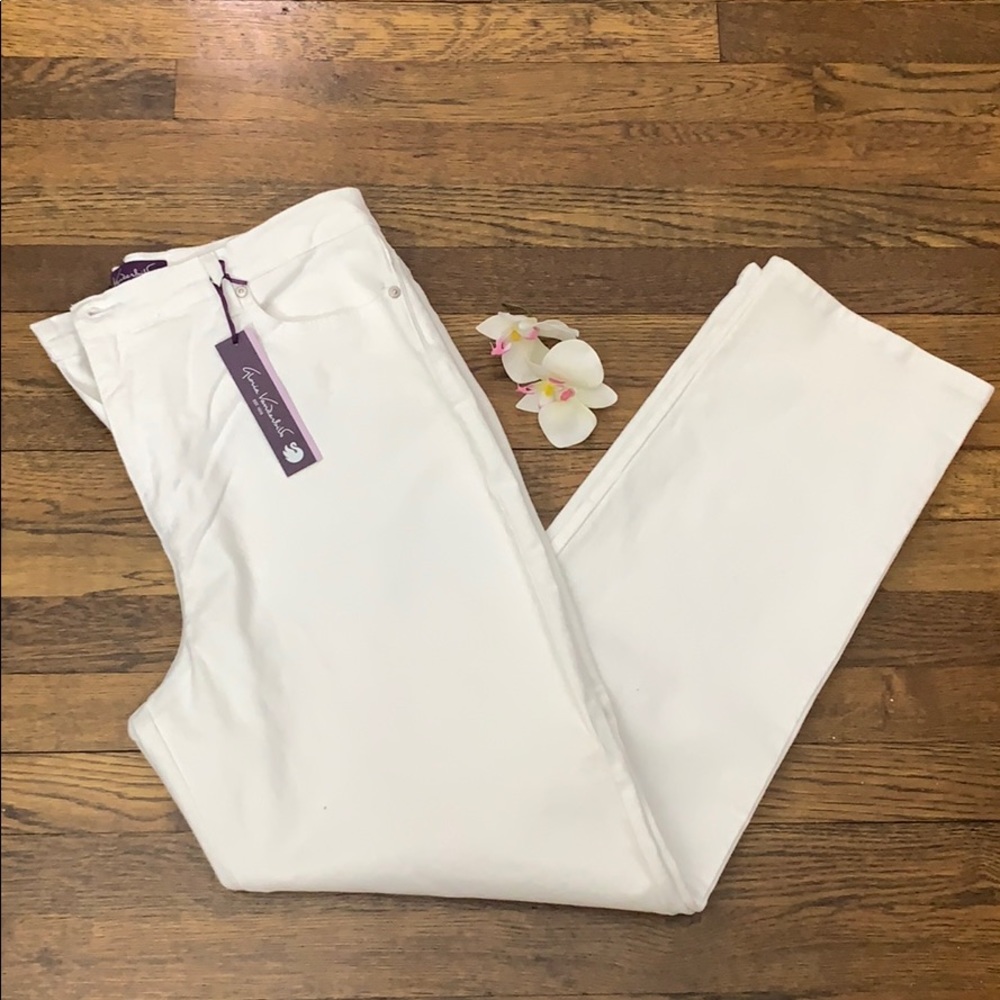 Gloria Vanderbilt White Jeans